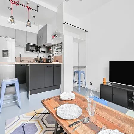 Apartmán Magnifique Renove Republique Metro 3pers Wifi *