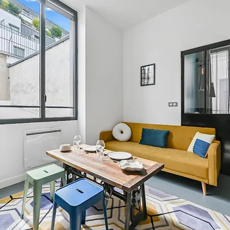 Apartmán Magnifique Renove Republique Metro 3pers Wifi *